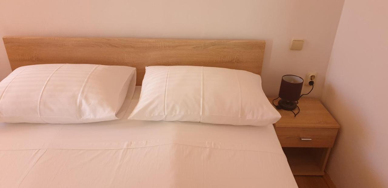 Apartments Pharia 耶尔萨 外观 照片