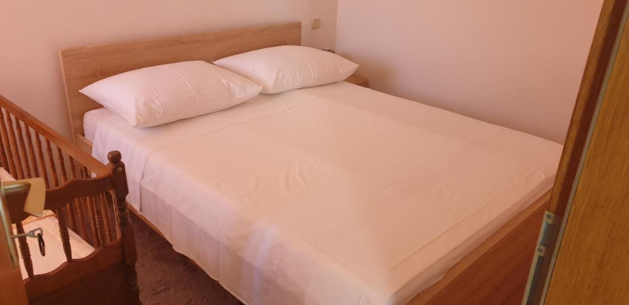 Apartments Pharia 耶尔萨 外观 照片